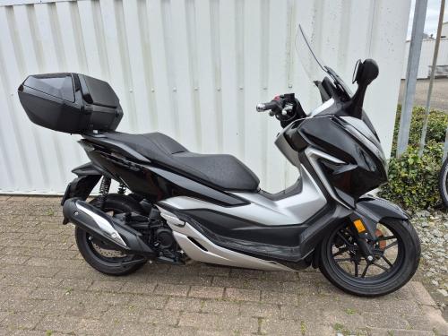 Honda Forza 300 motorscooter uit 2021