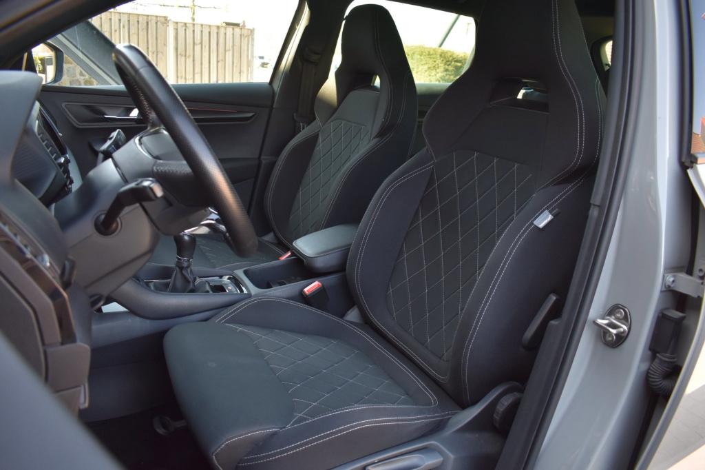 Skoda Karoq 1.5 tsi act sportline | camera | nap | stoelverwarming | apple 