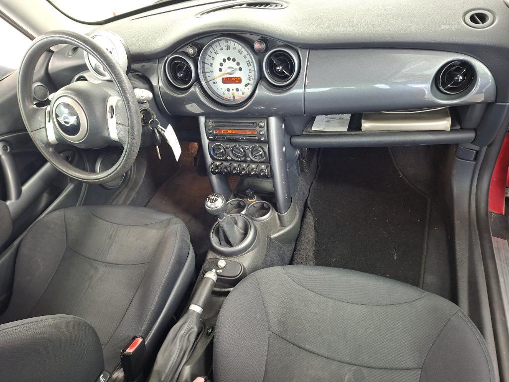 Mini !.6 Cooper-2005-km. 180.000-Airco-stuurbekr-L.M.velgen-apk-2600,=