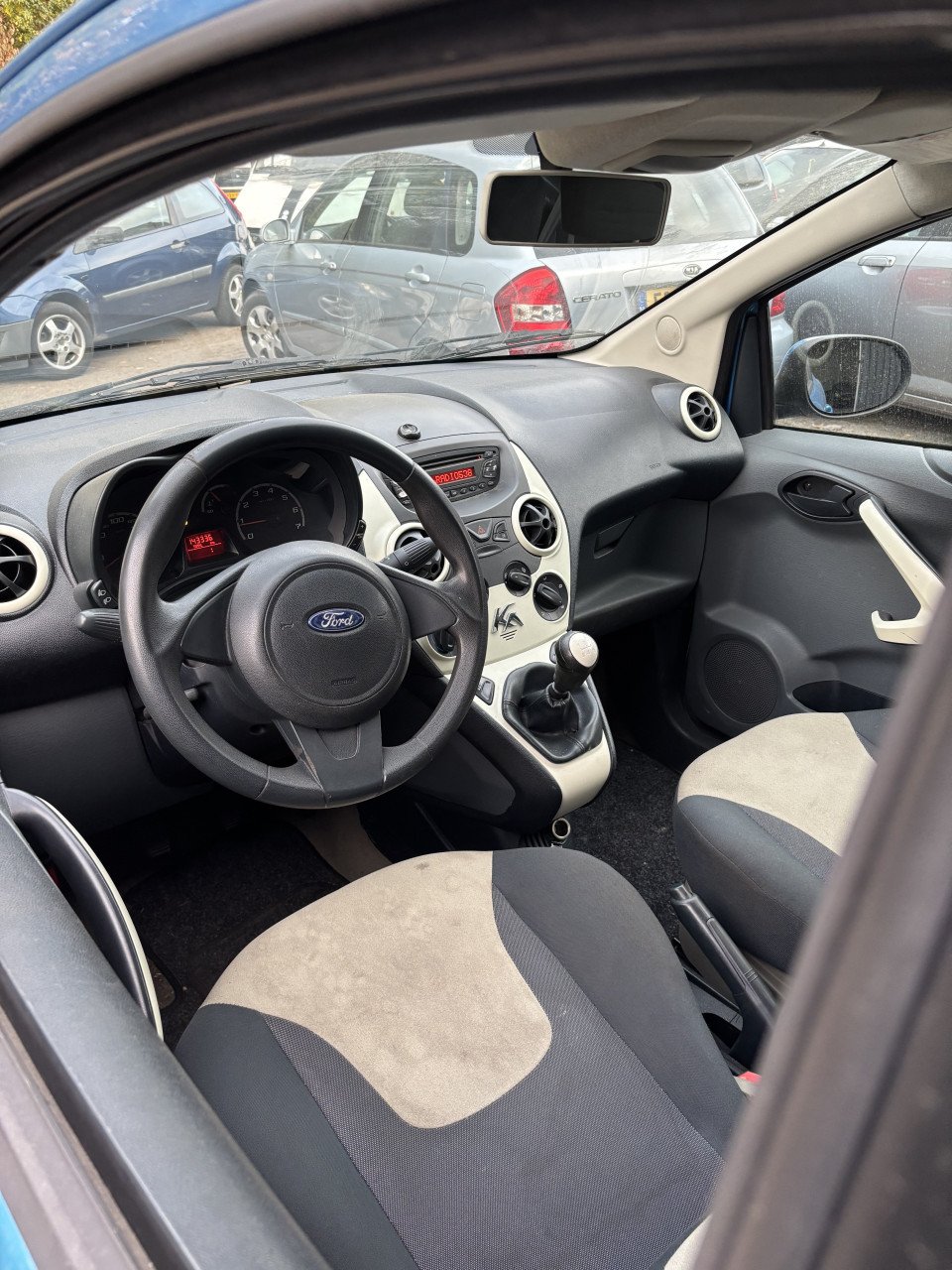 Ford ka met weinig kilometers !