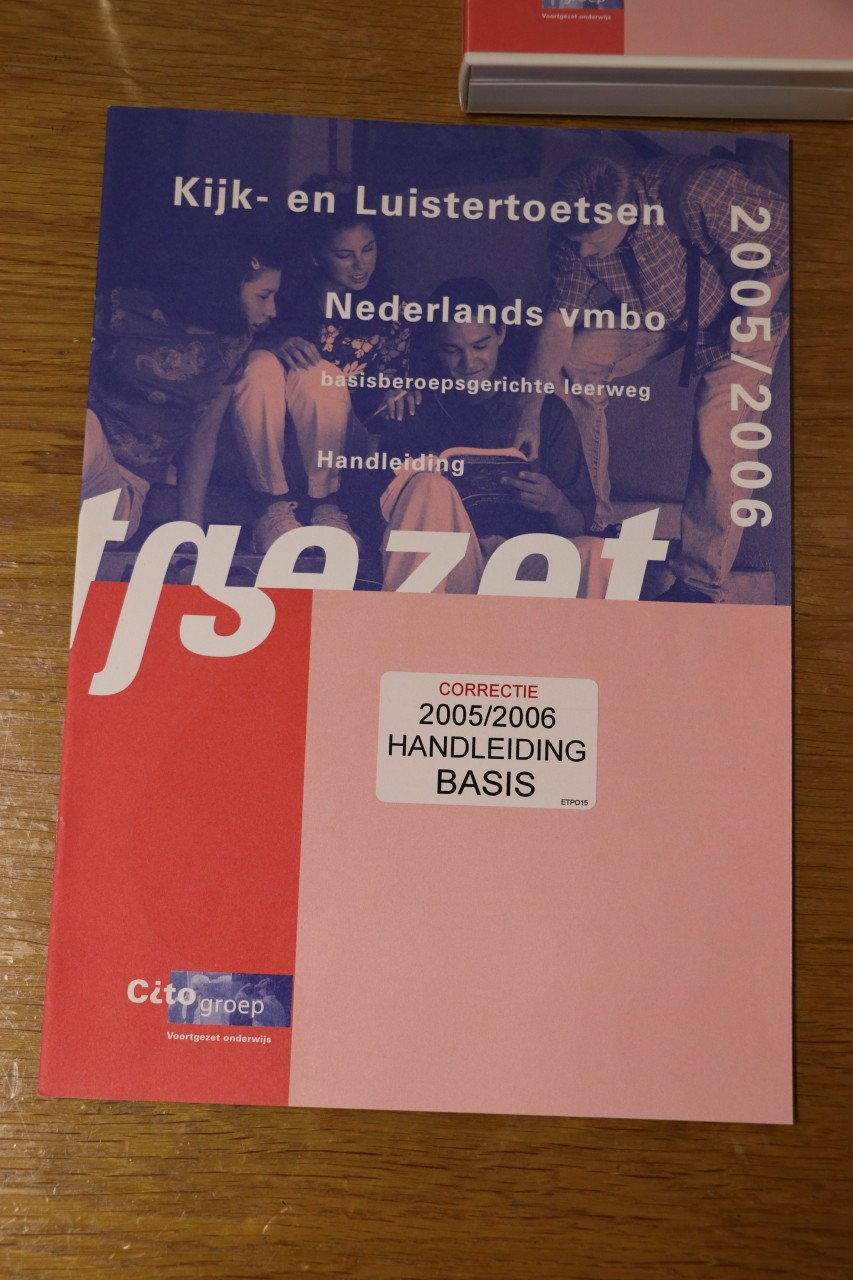 Kijk- en luistertoets Nederland Basisberoepsgerichte leerweg 2005/2006