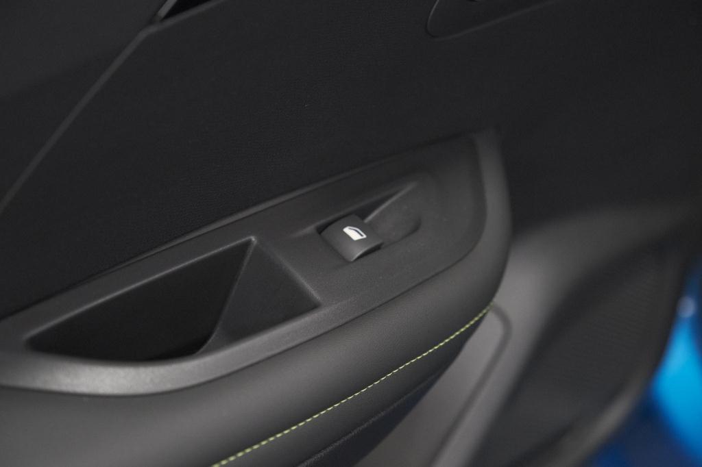 Peugeot 2008 puretech 130 gt | dodehoekdetectie | navigatie | apple carplay