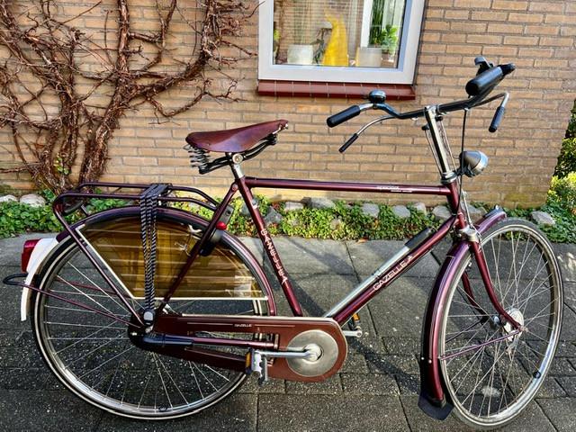 Gazelle herenfiets met trommelremmen.