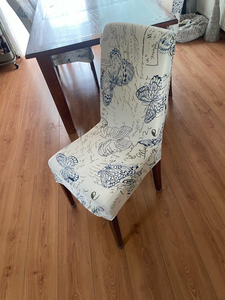 Eettafel met 6 stoelen