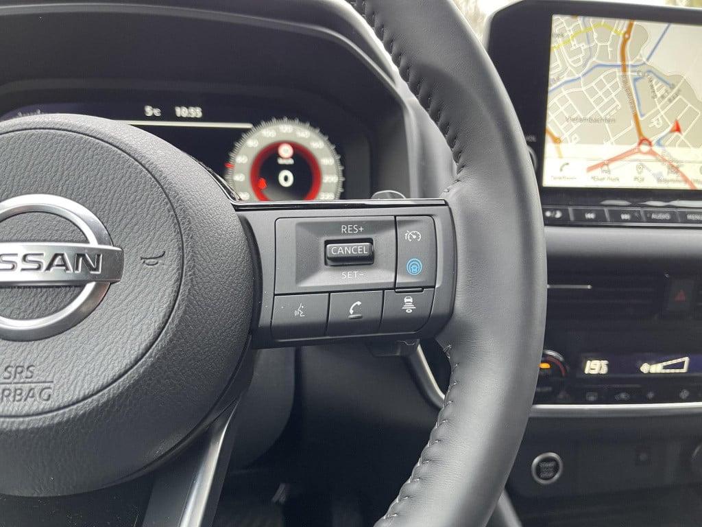 Nissan Qashqai 1.3 mhev xtronic premiere edition | panoramadak | head-up di