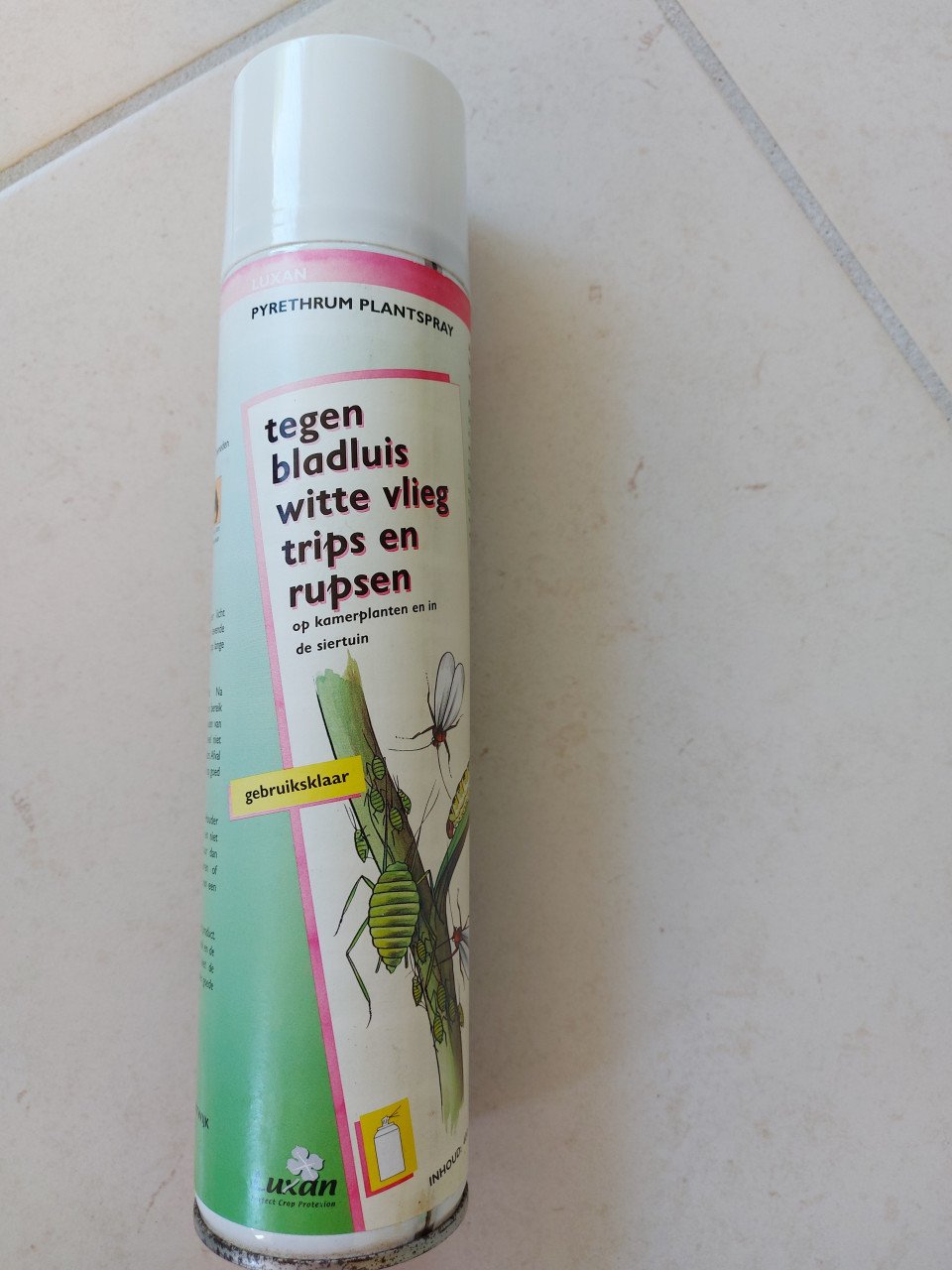 Spray tegen bladluis/ witte vlieg/ rupsen