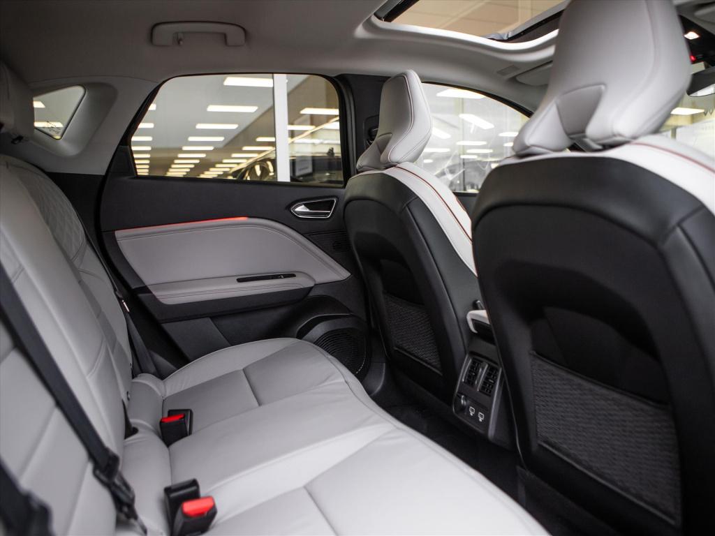 Renault Captur tce 155 initiale paris | automaat | bose | leder interieur |