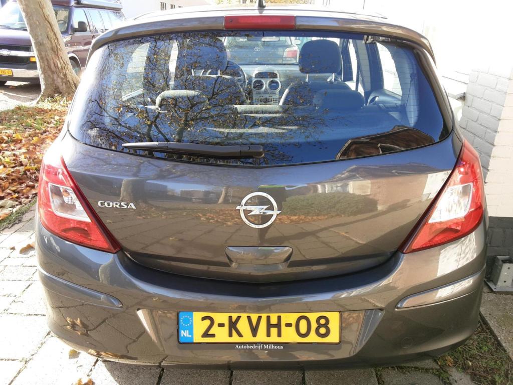 Opel Corsa 1.2-16v cosmo