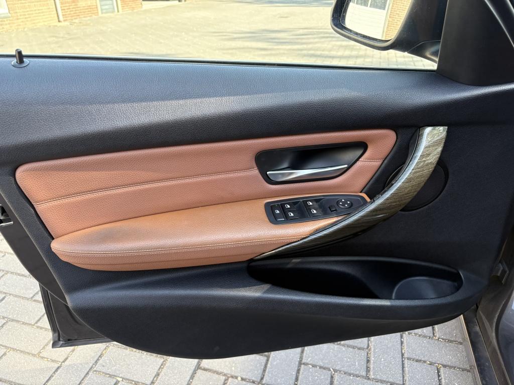 BMW 3-serie 328i high executive