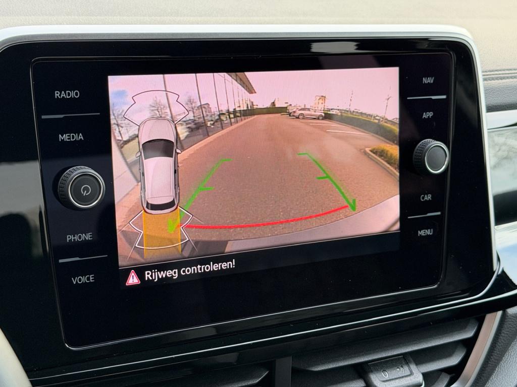 Volkswagen T-roc 1.5 tsi 150pk dsg r-line | camera | keyless | elek. achter