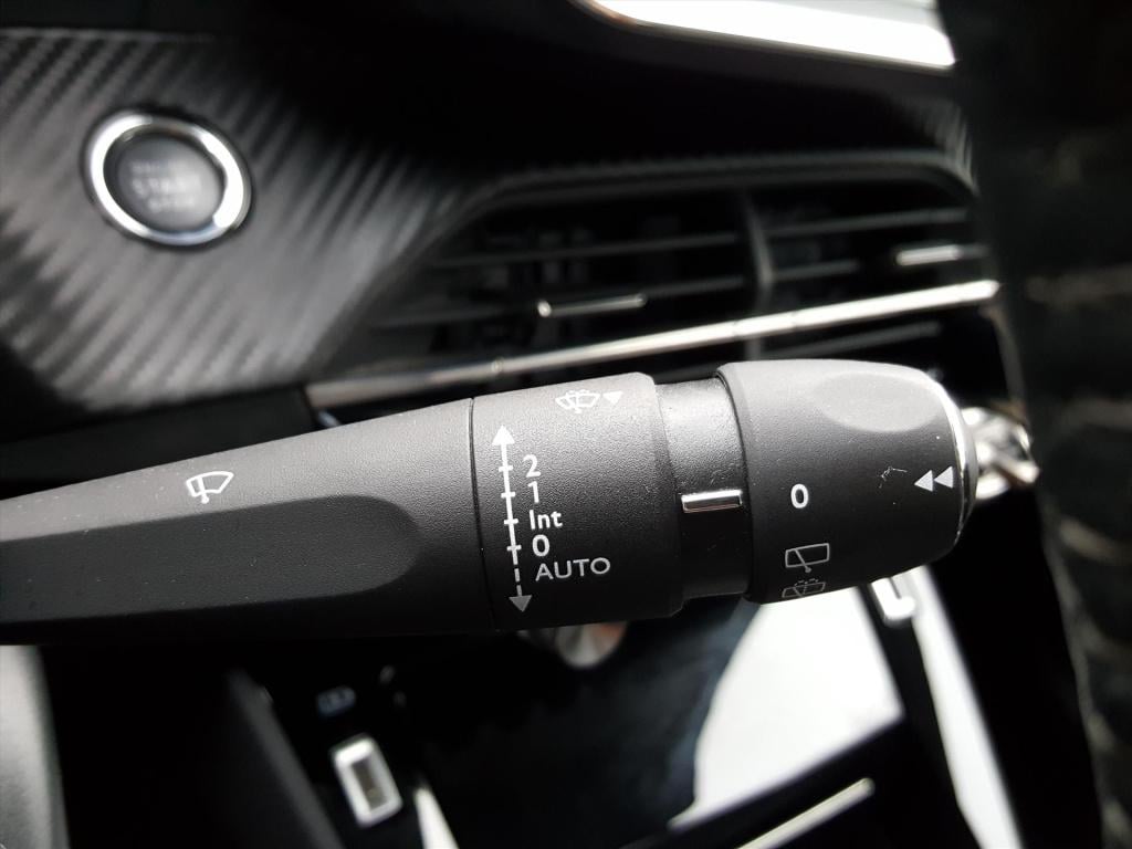 Peugeot 208 1.2 puretech 100pk allure pack navigatie | apple carplay & andr