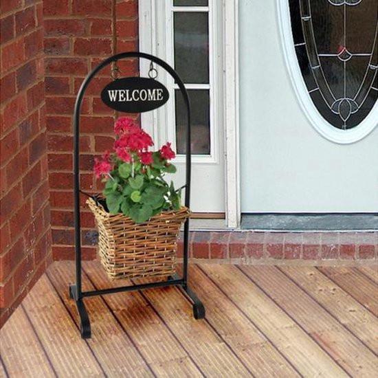Bloemenmand met Welcome bordje