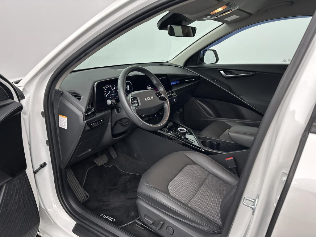 Kia Niro Ev dynamicplusline 64.8 kwh | trekhaak | stuur-/stoelverwarming | 