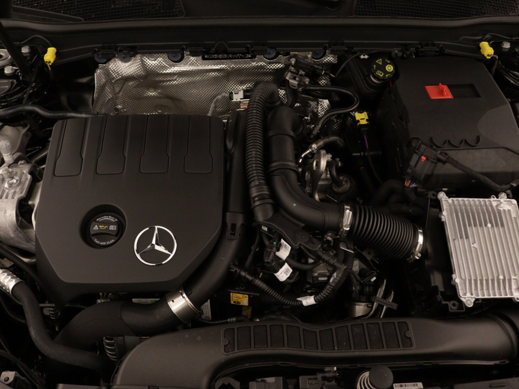 Mercedes-Benz Cla shooting brake 180 star edition luxury line | trekhaak | 
