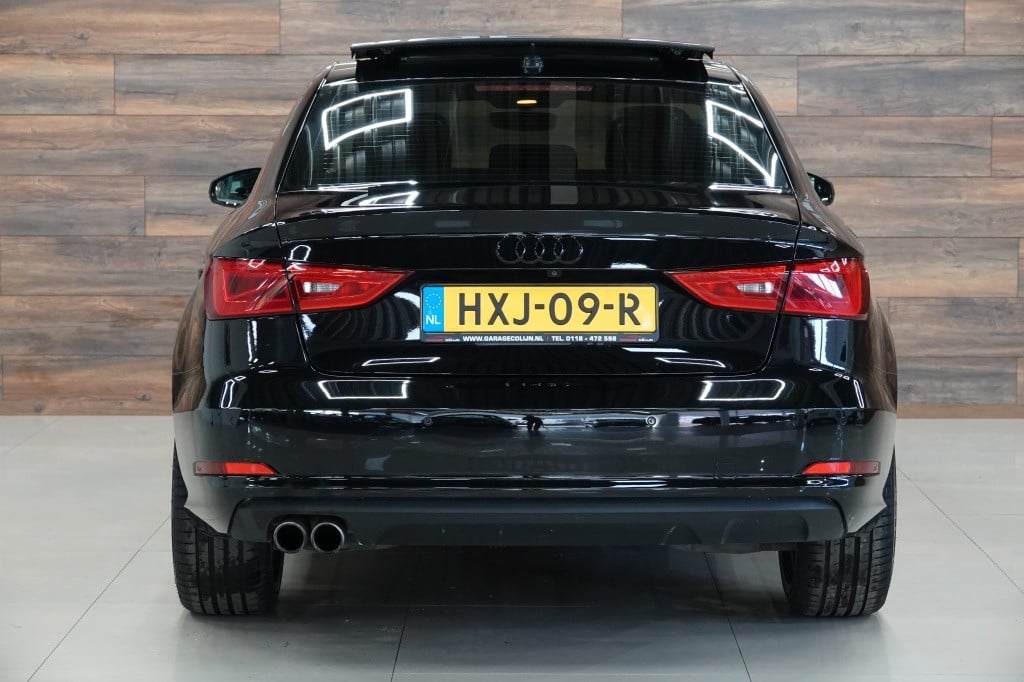 Audi A3 limousine 1.8 tfsi | panorama | leder | camera | pdc |