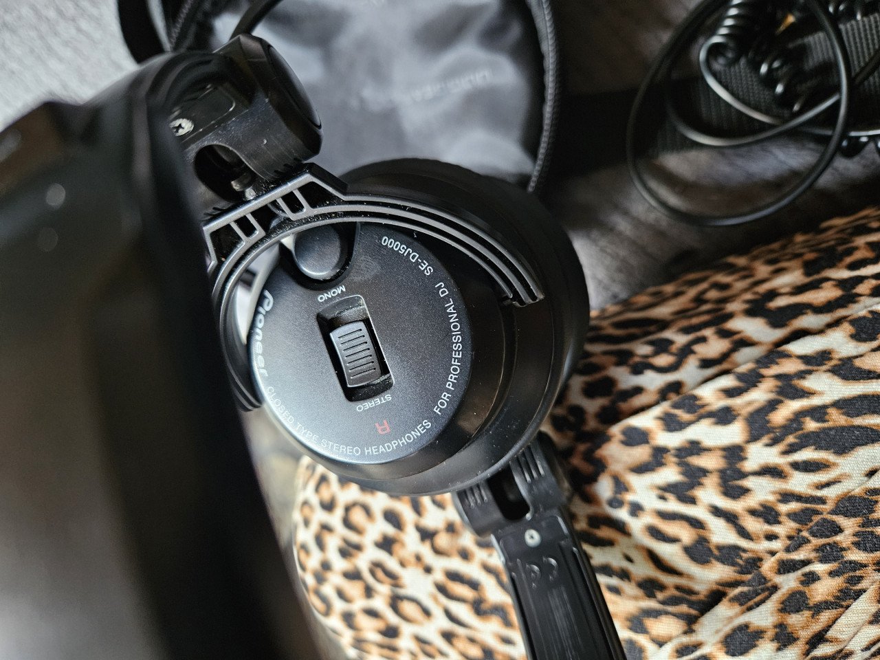 Mooie Pioneer SE-DJ 5000 professionele DJ hoofdtelefoons...