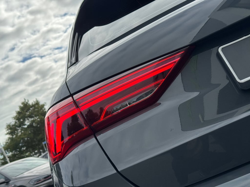 Audi Q3 35 tfsi advanced * matrix led * stoelverwarming * adaptive cruise c