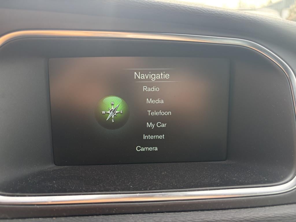 Volvo V40 cross country 2.0 t4 summum automaat | leer | trekhaak | styling 