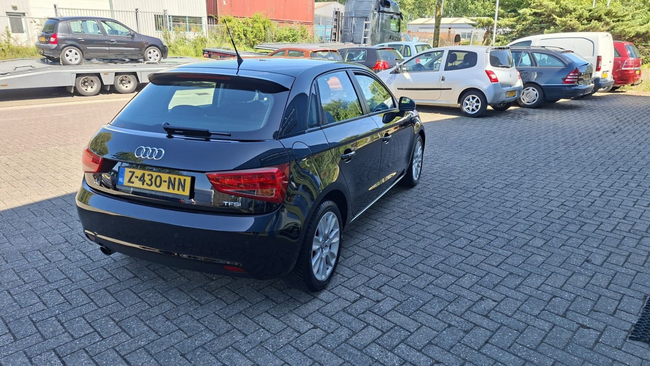 Audi A1 1.2 TFSI Attraction Pro Line Business 5drs bj:2013 airco-navigatie