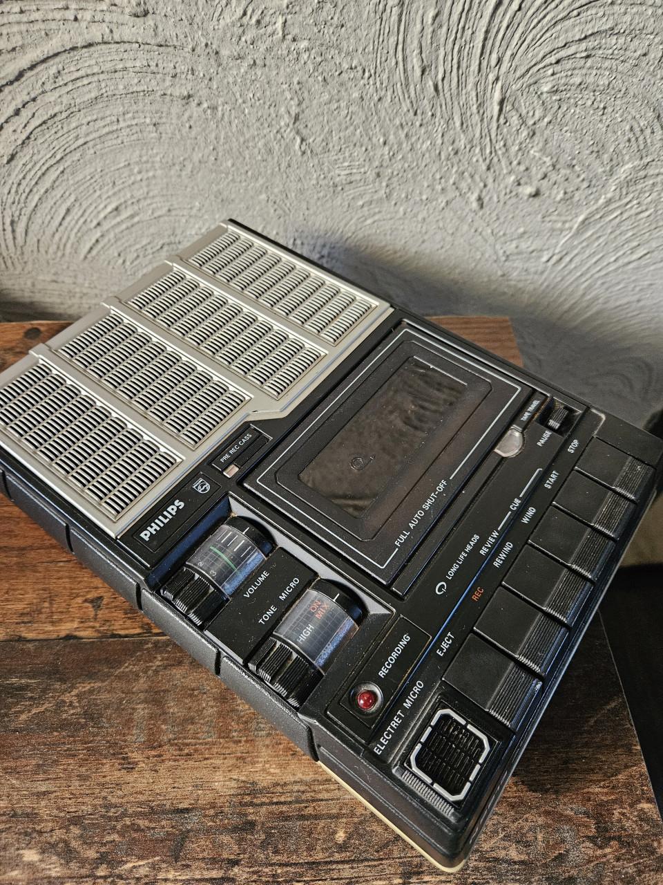 Philips N 2213  vintage draagbare automatic casetterecorder