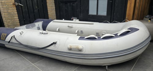 Vetus rubberboot met buitenboordmotor