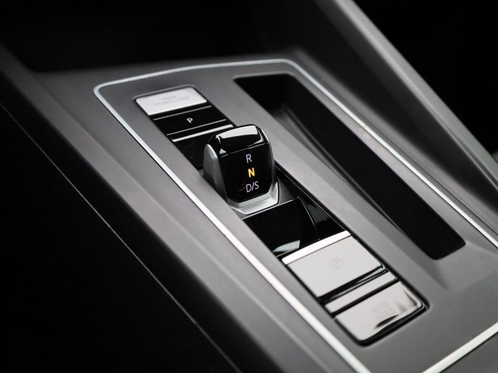 Volkswagen Golf 1.0 etsi life | automaat | stoel - stuur verwarming | navig