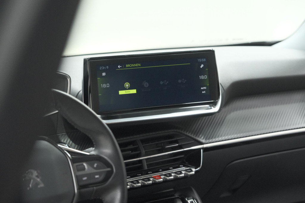 Peugeot 2008 puretech 100 allure | camera | navigatie | apple carplay | par