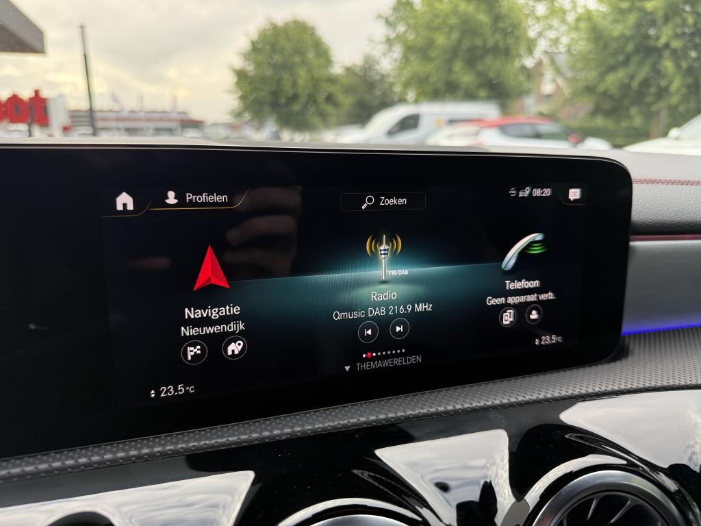 Mercedes-Benz Cla 250e - amg pakket - ambilight - pano -