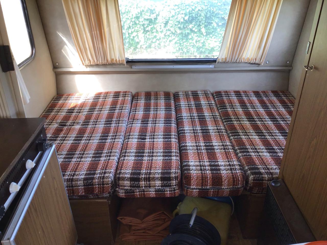 Caravan met voortent