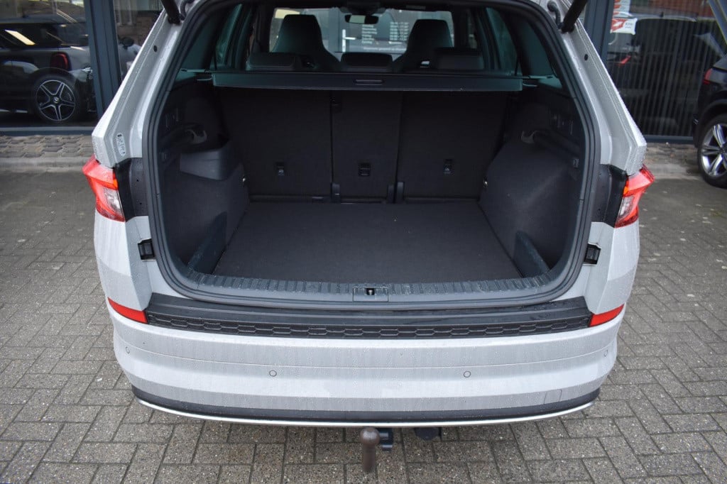 Skoda Kodiaq 1.5 tsi sportline | trekhaak | camera | nap | adapt. cruise co