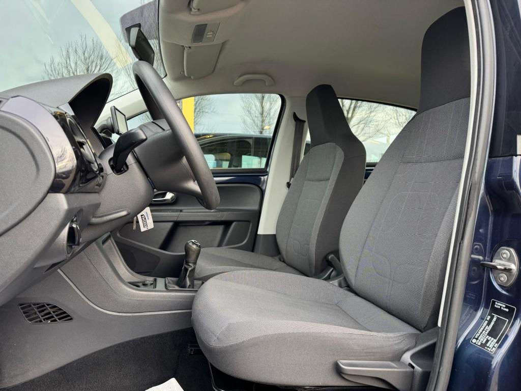 Volkswagen UP! 1.0 move up! bluem.