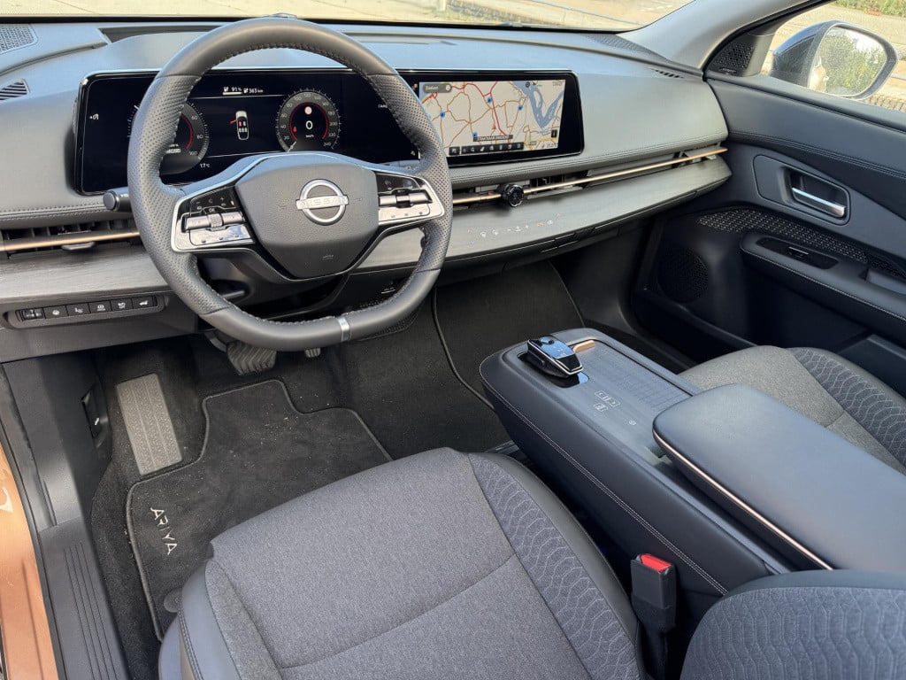 Nissan Ariya advantage edition 66 kwh vision pack + panoramadak