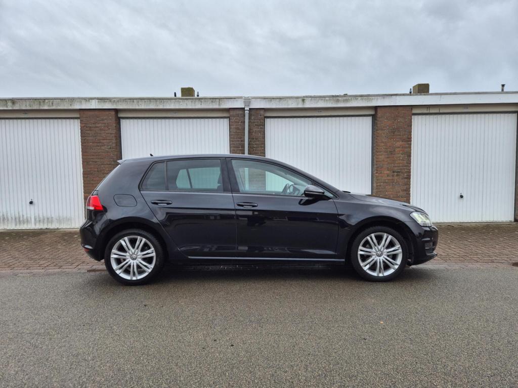 Volkswagen Golf 1.2 tsi comfortline / keyless / massagestoel / schuifdak / 