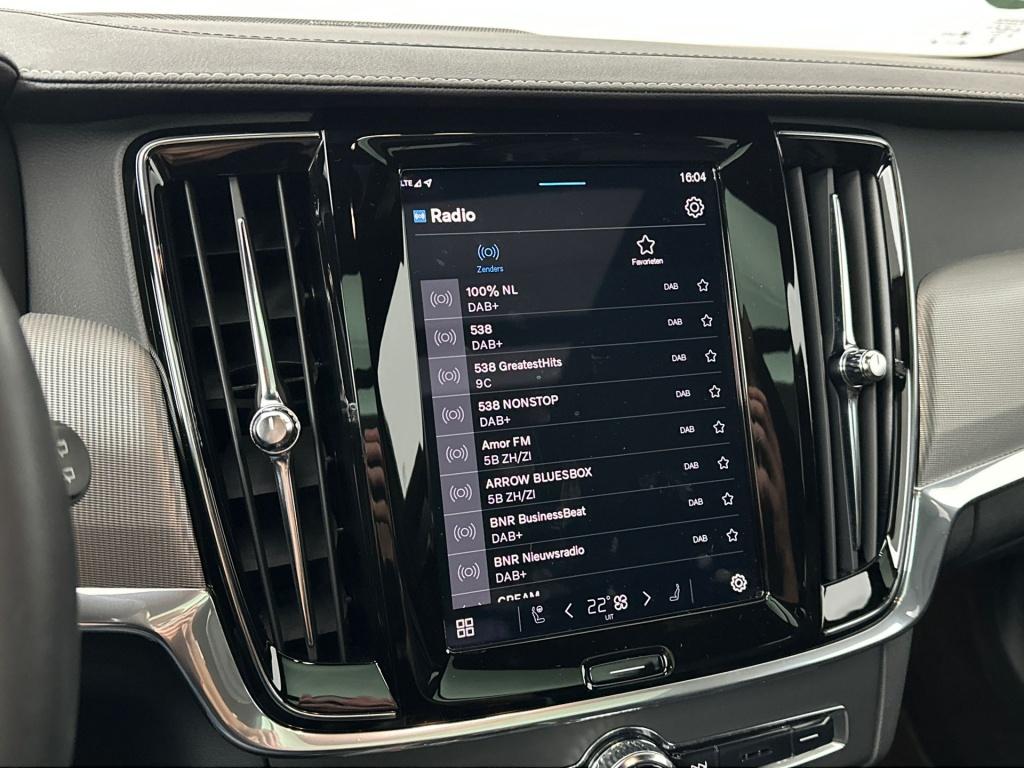 Volvo V90 t6 340pk recharge r-design| panodak| adap.cruise| camera| h&k so