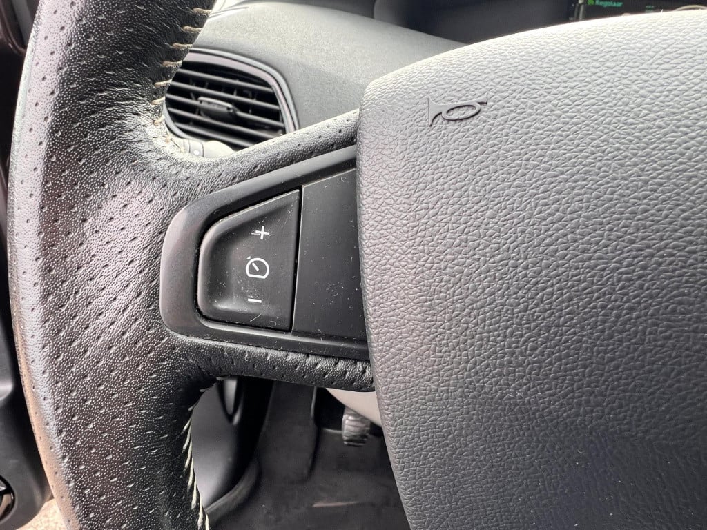 Renault Grand Scenic 1.2 tce bose 7pers. navi, camera, trekhaak enz..