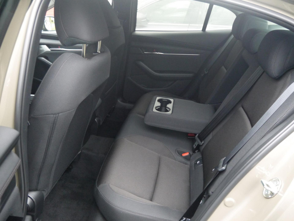 Mazda 3 2.5 e-skyactiv-g m hybrid 140 exclusive-line sedan