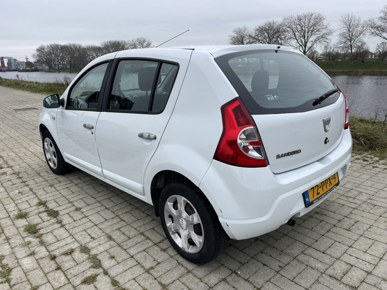 Dacia sandero laureate 1.2 5 deurs