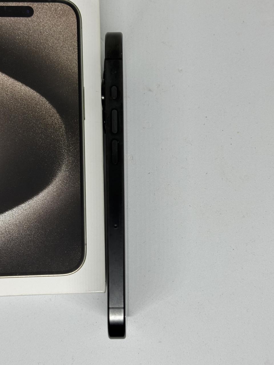 IPhone 15Pro zwart Titanium