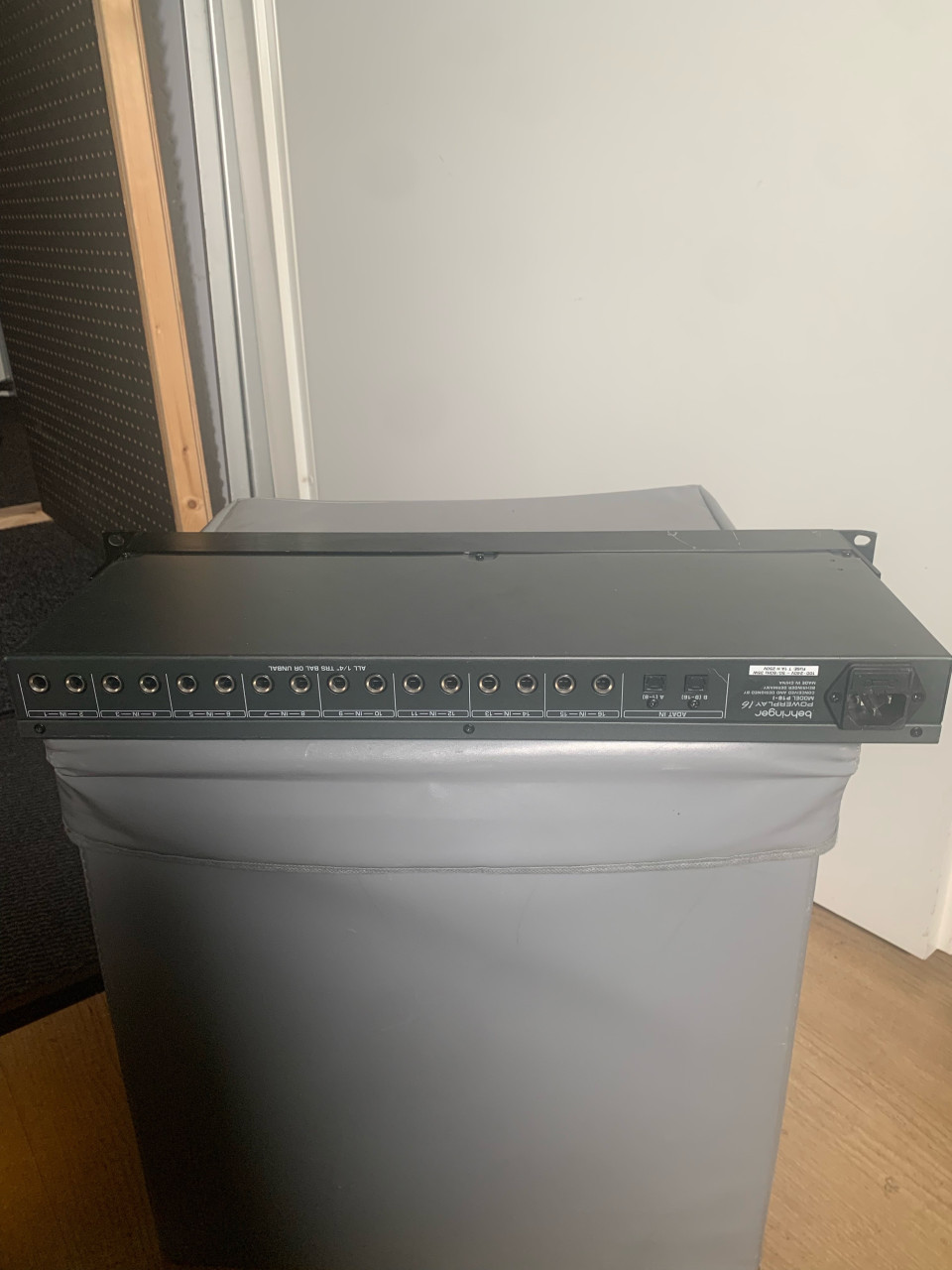 P16-i module Behringer