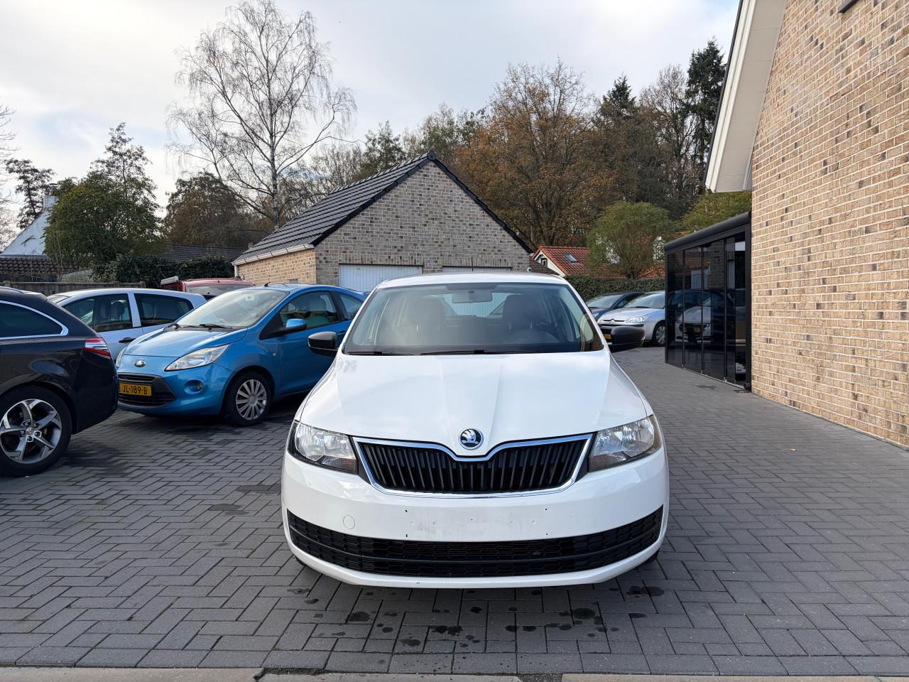 Skoda Rapid 1.2tsi 107Dkm Airco Navigatie Carplay isofix