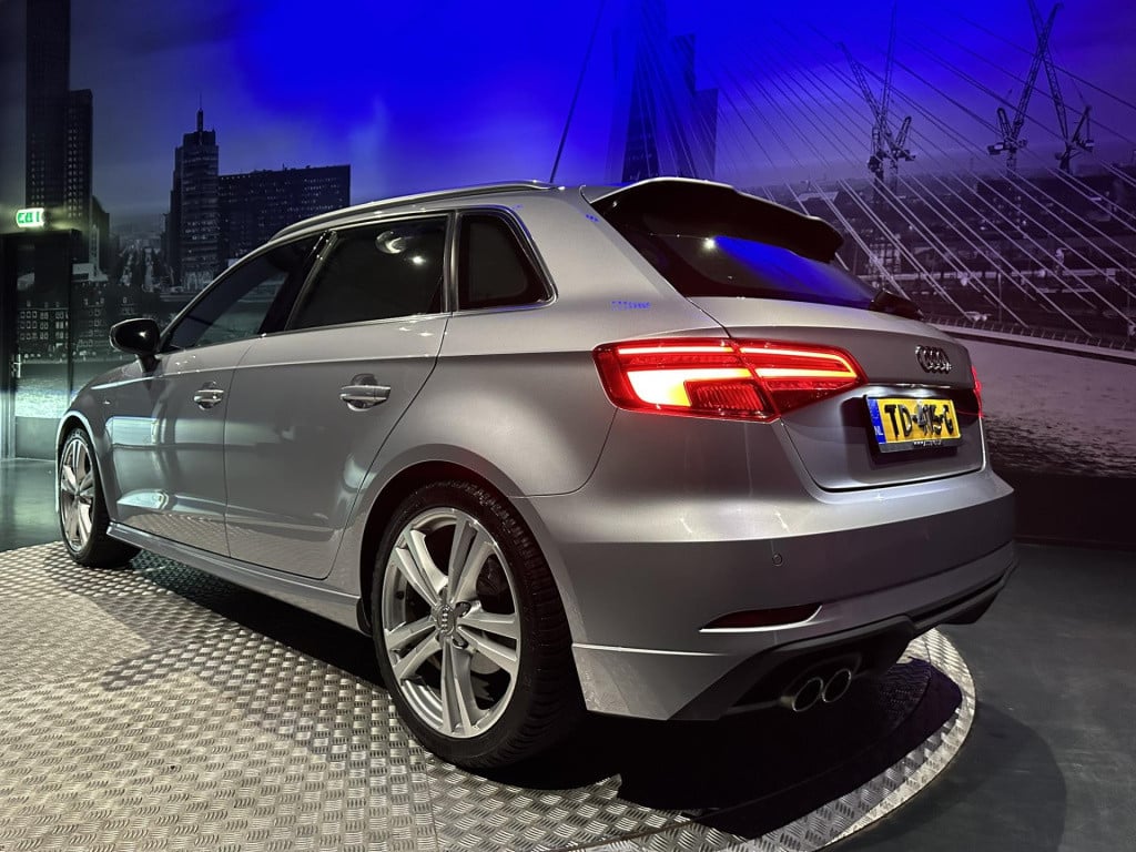 Audi A3 sportback 1.5 tfsi cod sport s line edition *origineel nl*