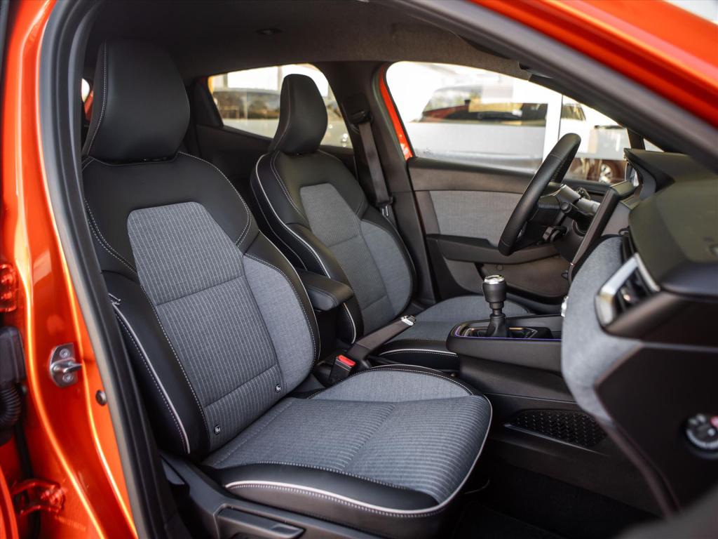 Renault Clio 1.0 tce 90pk gpf techno | camera | stoel & stuurverwarming | p