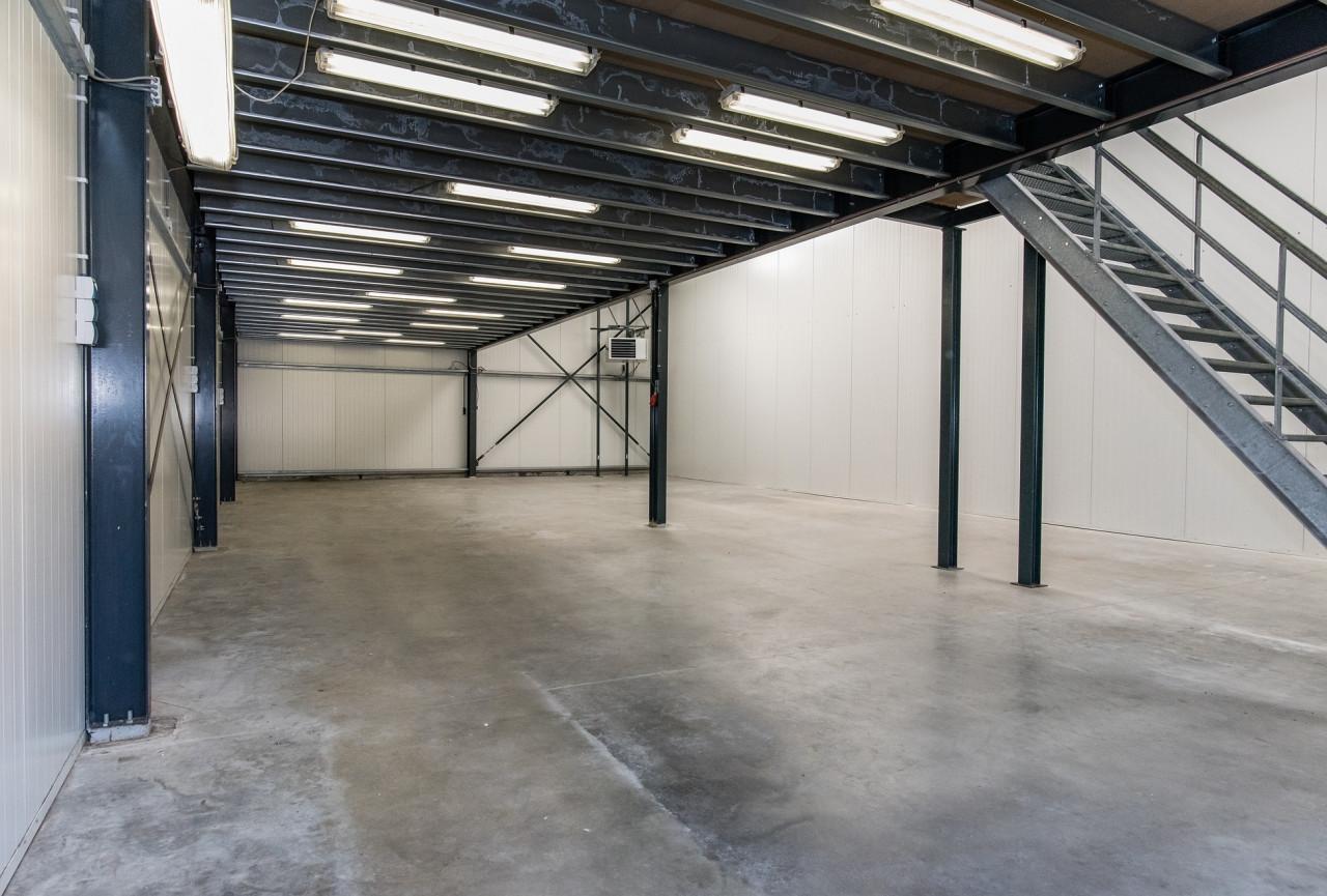 TE HUUR: Ruime loods - 200m2 - Bedrijventerrein Cruijckelcreke