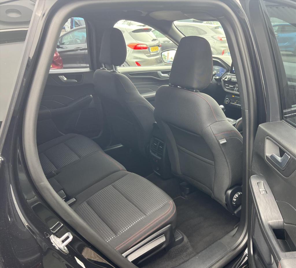 Ford Kuga 1.5 ecoboost 150pk st-line winterpack , carplay
