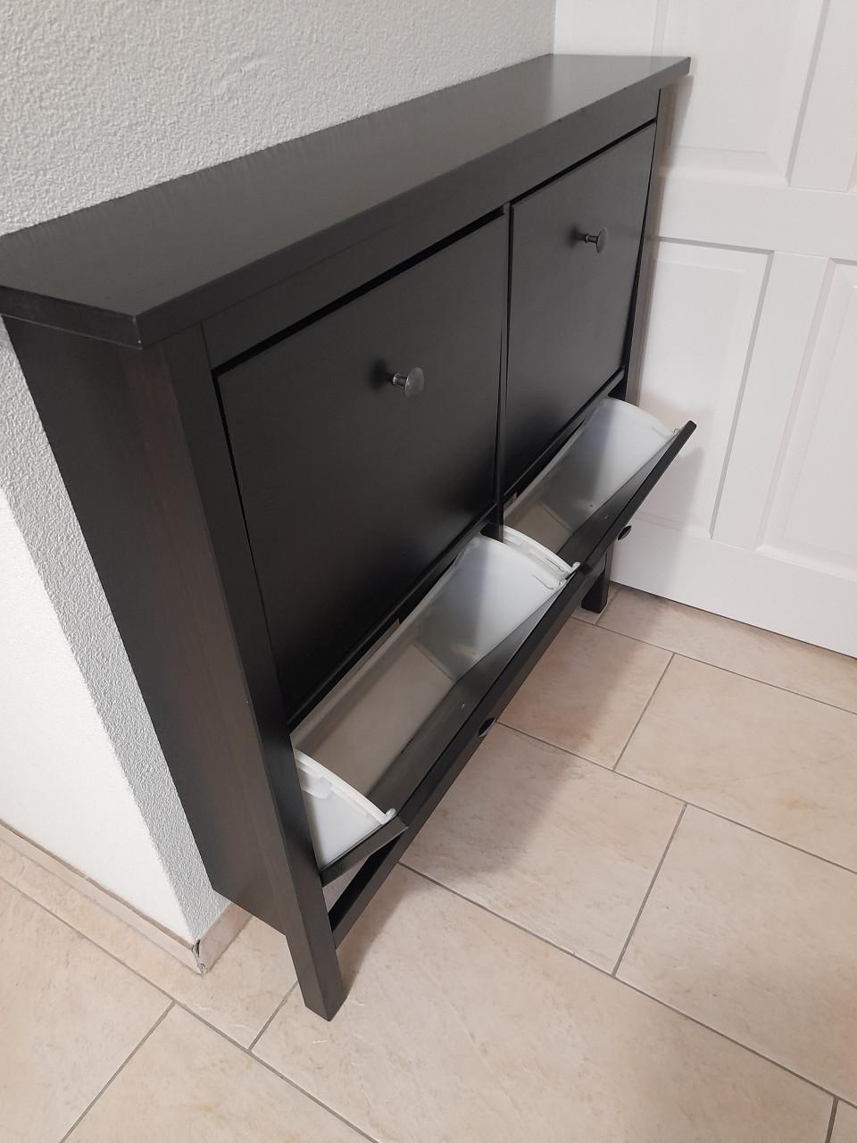 Schoenenkast 106 x 22 x 100,5 H ( in goede nette staat )