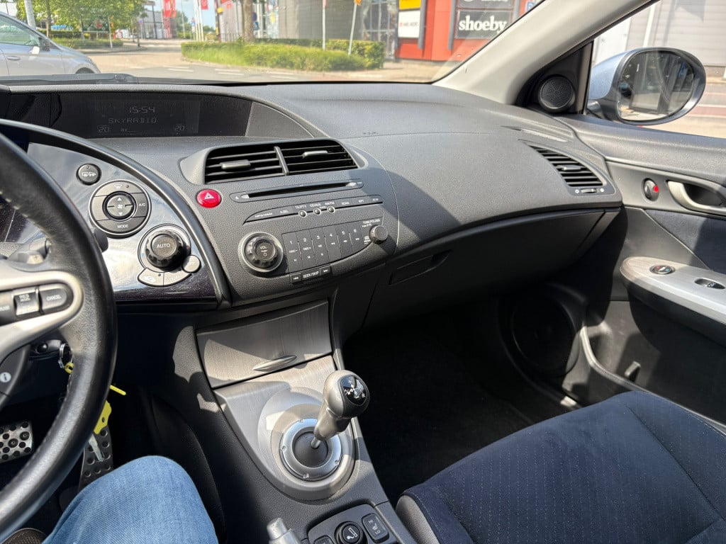 Honda Civic 1.8 executive