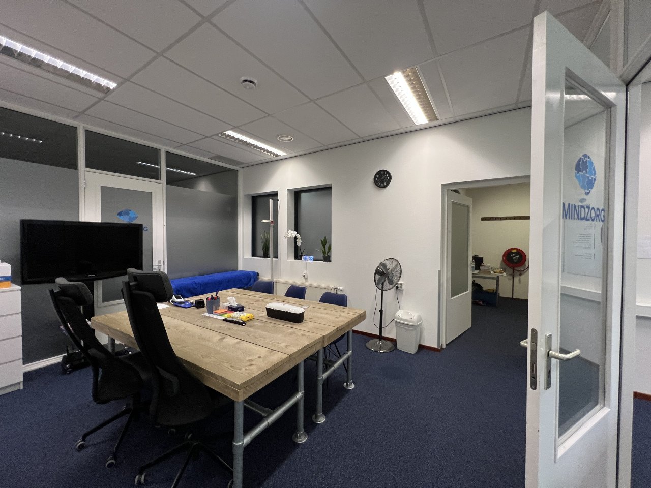 Te huur. geschakelde kantoorruimtes totaal 90m2