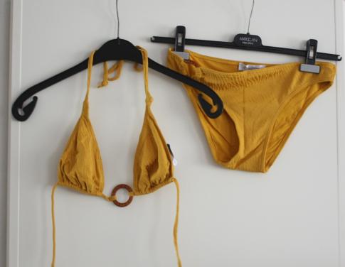 Oker gele bikini met zebra glans motief maat 38