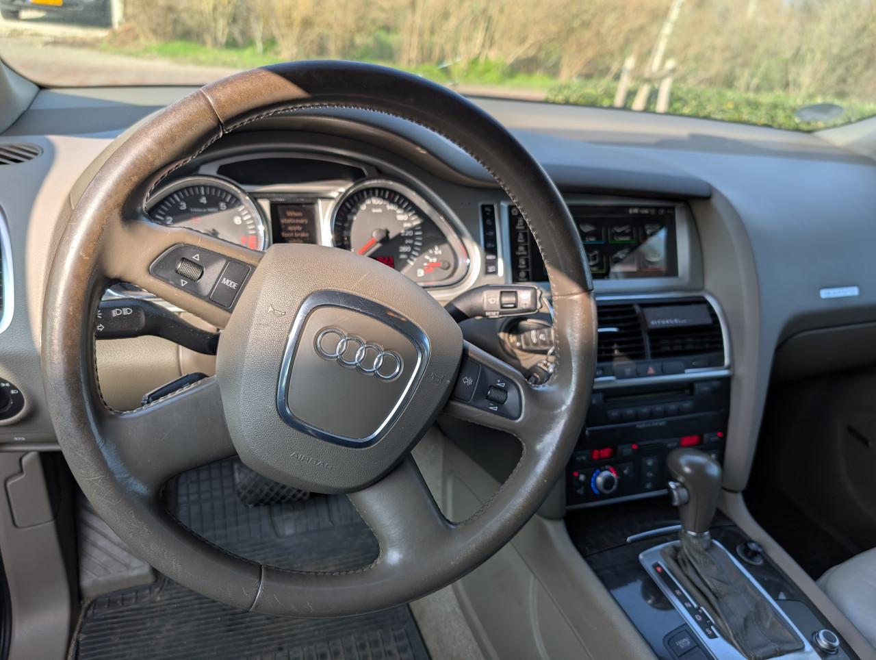 Audi Q7 4.2 V8 350pk 5+2 2006 (YOUNGTIMER) TREKHAAK: 3500kg!