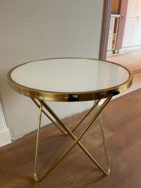 Glazen bijzettafel met gouden detsil